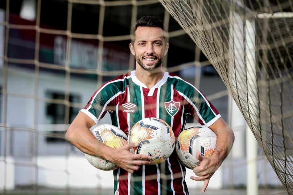 Nenê completou 100 jogos com a camisa do Fluminense. Relembre momentos marcantes do atleta pelo Tricolor