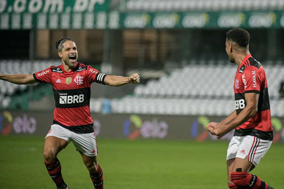 Flamengo x Coritiba - Diego e Rodrigo Muniz
