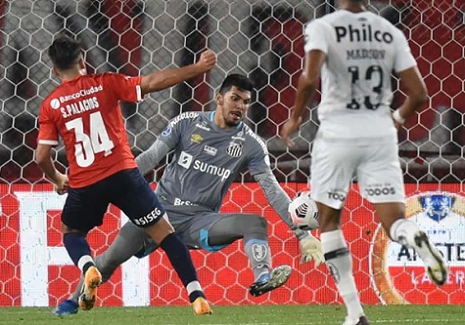 ATUAÇÕES: João Paulo coleciona milagres, garante vaga do Santos na Sul-Americana e fica perto de nota 10