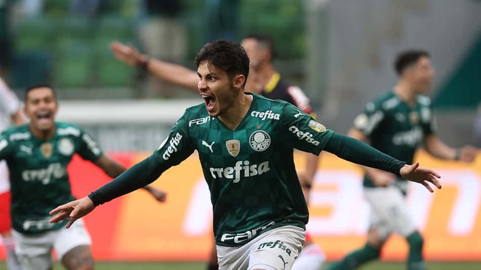 ATUAÇÕES: Veiga marca e é o melhor na vitória do Palmeiras sobre o Internacional