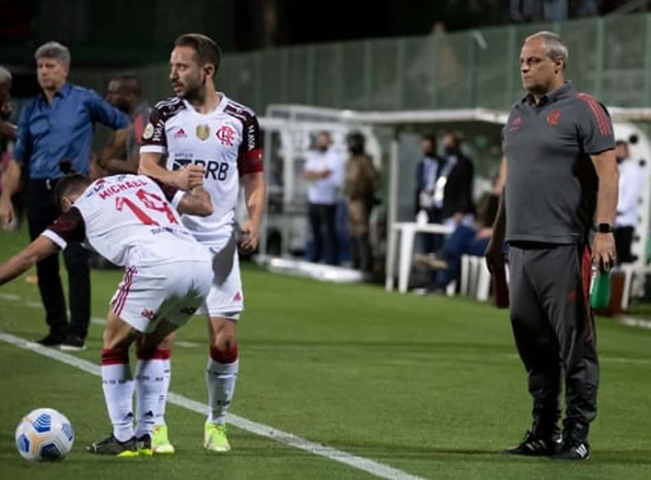 Everton Ribeiro