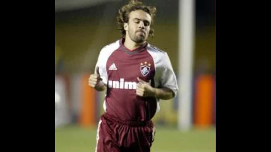 Roger Flores vestiu a cmisa 10 do Fluminense