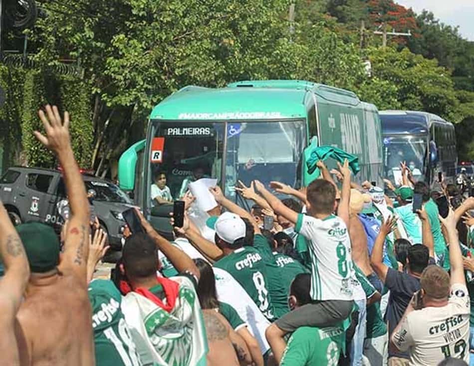 Confira as fotos da recepção da torcida na volta do Palmeiras após o Mundial de Clubes