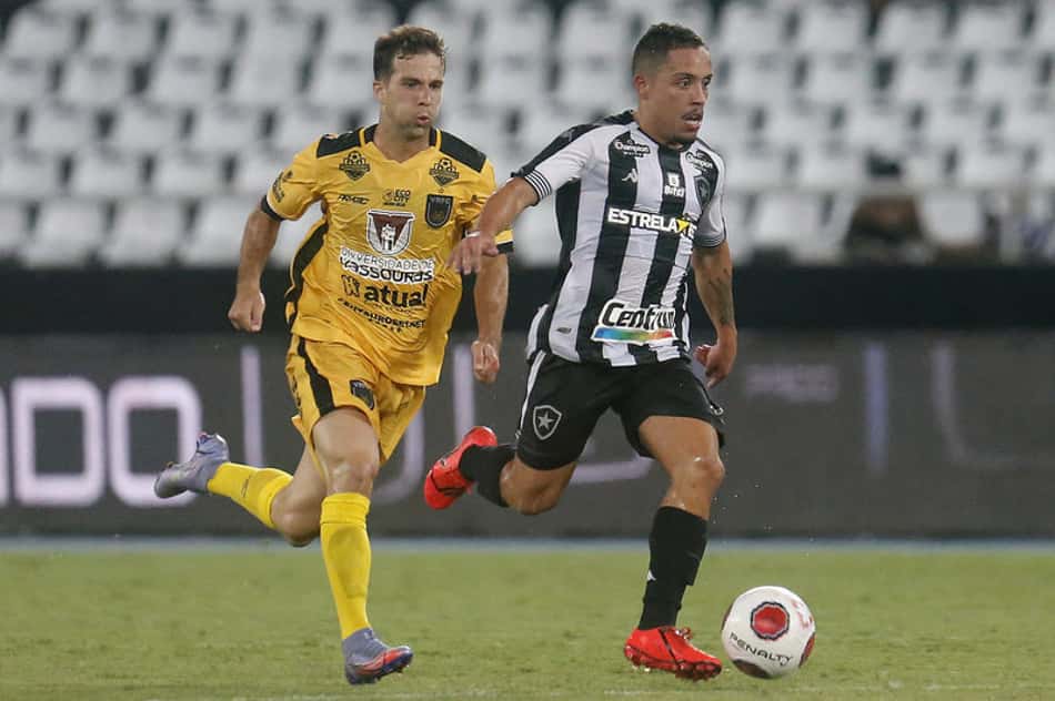 ATUAÇÕES: Rikelmi comanda goleada do Botafogo em noite especial para Joel Carli no Nilton Santos