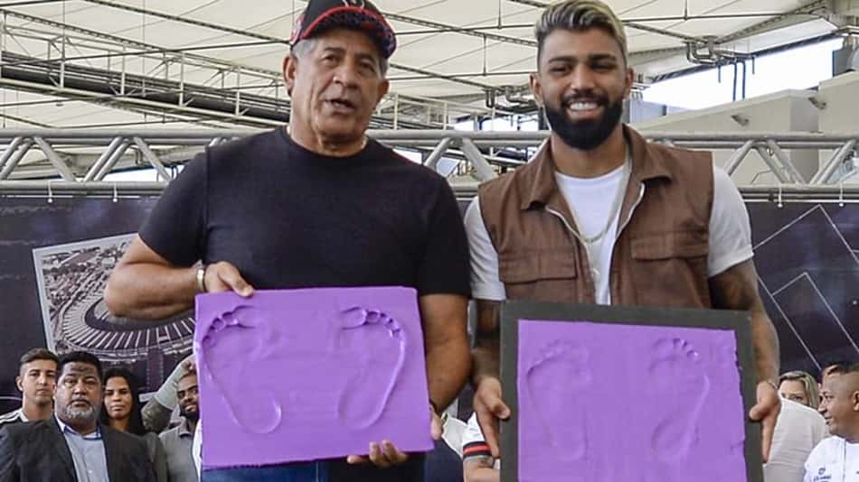 GALERIA: Confira imagens de Nunes e Gabigol eternizados na Calçada da Fama do Maracanã