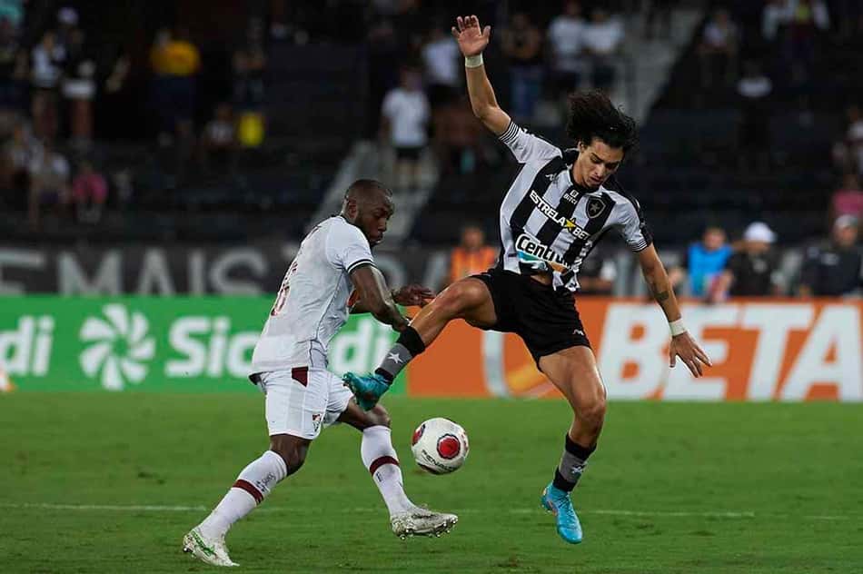 ATUAÇÕES: Aguerrido, Matheus Nascimento é o melhor do Botafogo no revés para o Fluminense. Veja as notas!