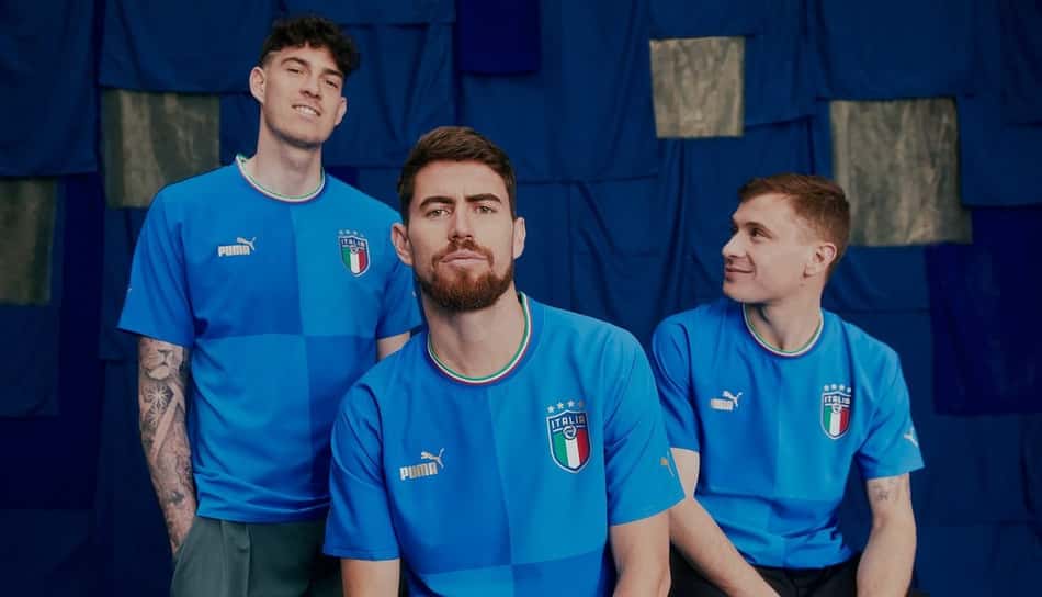 Em processo de mudança de fornecedora, seleção da Itália tem nova camisa titular lançada