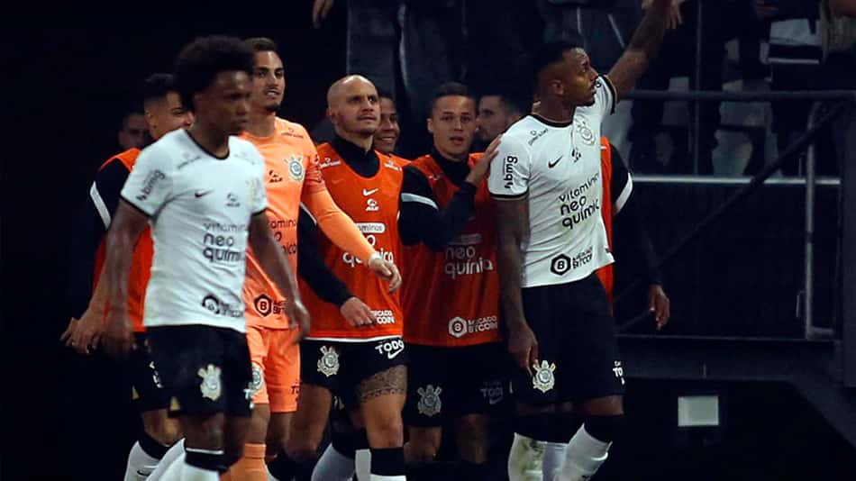 ATUAÇÕES: Willian e Giuliano se destacam em goleada do Corinthians contra o Santos