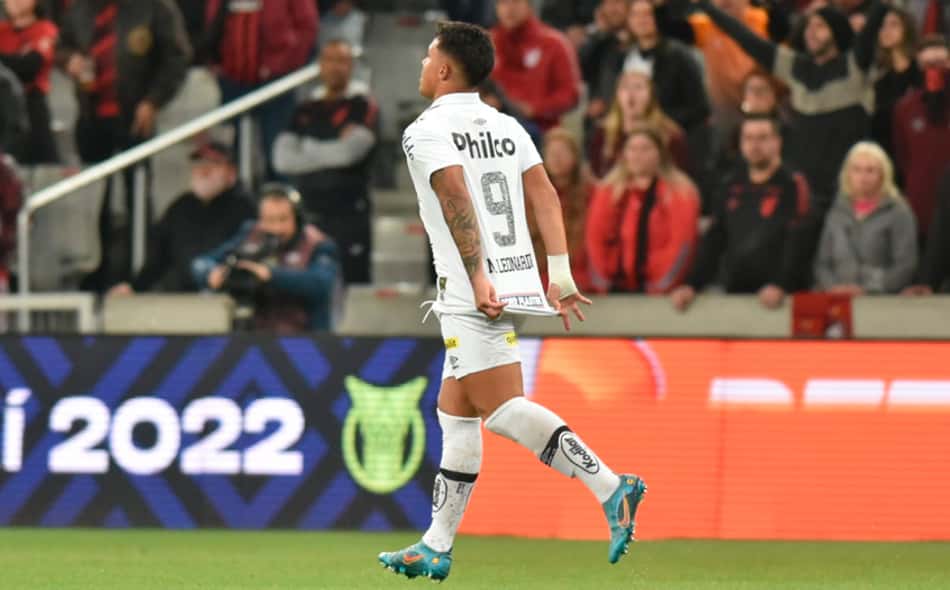 ATUAÇÕES: Com dois gols, Marcos Leonardo brilha em empate do Santos