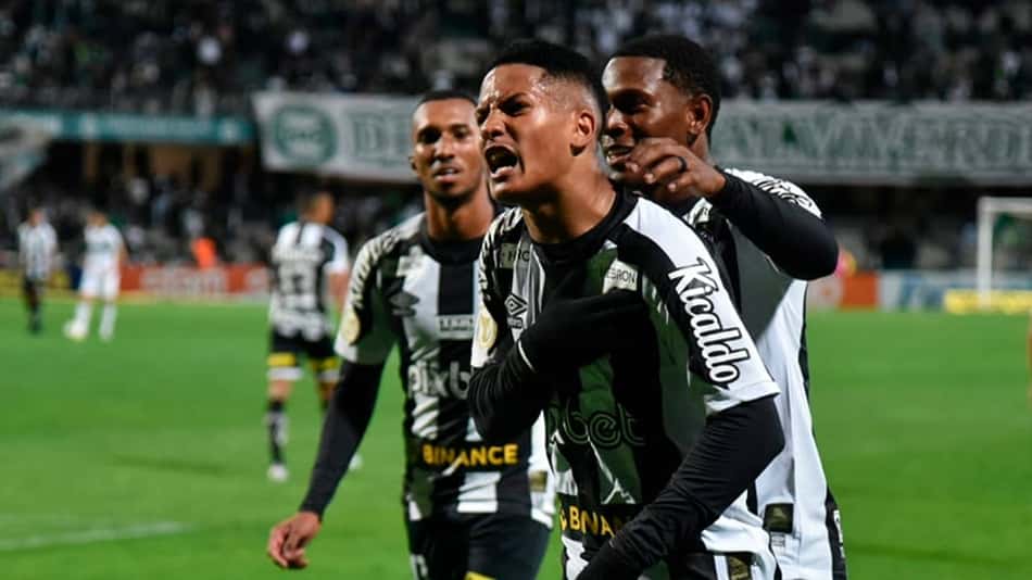 ATUAÇÕES: Ângelo entra bem e se destaca em vitória do Santos; Lisca recebe boa nota