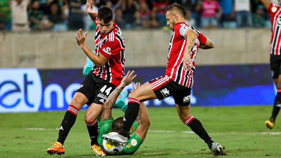 ATUAÇÕES: Welington é expulso, mas Luizão faz gol salvador do São Paulo contra o Cuiabá