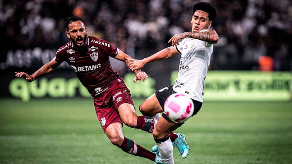ATUAÇÕES: Laterais deixam a desejar em derrota do Corinthians contra o Fluminense