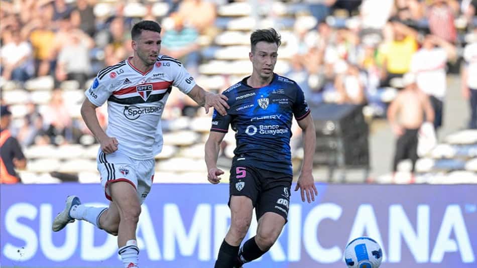 ATUAÇÕES: Calleri e Diego Costa sentem a pressão e falham feio na final da Copa Sul-Americana