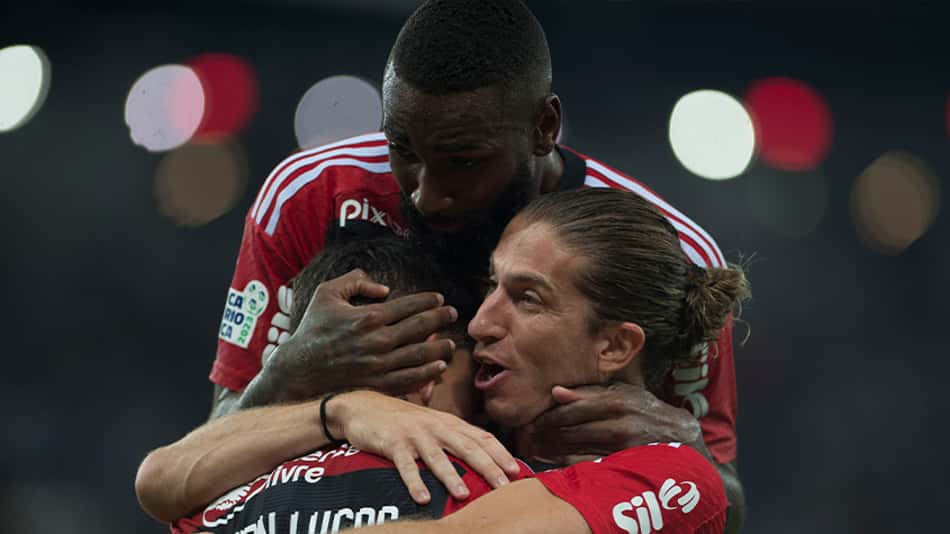 ATUAÇÕES: Flamengo conta com brilho de Ayrton Lucas para largar na frente do Fluminense na final do Carioca