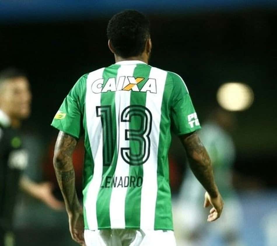 Leandro - Coritiba / erro na camisa
