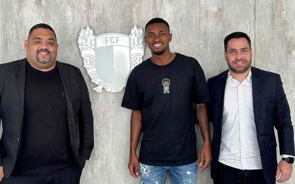 Otávio - zagueiro do Famalicão