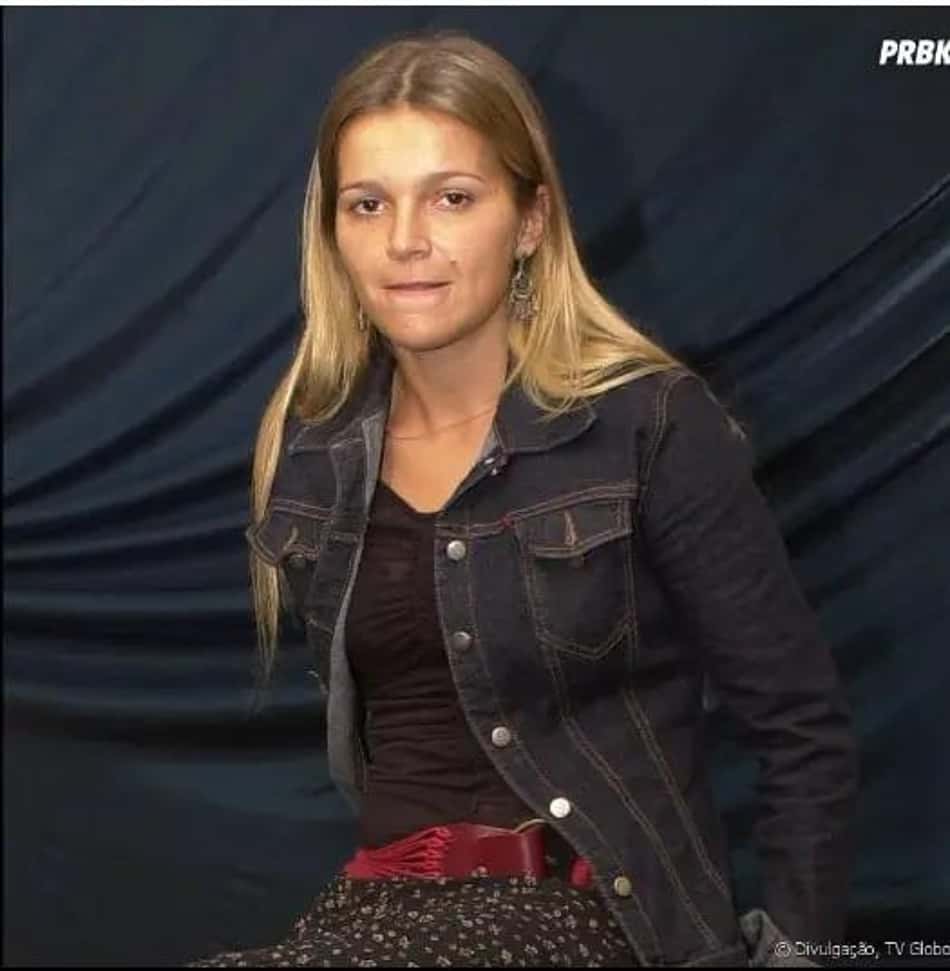 Tina (Vanessa Cristina)