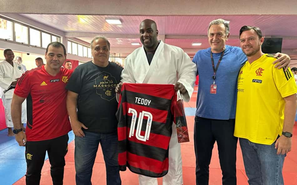 Praticamente brasileiro! Teddy Riner é apaixonado pelo Brasil e coleciona rolês aleatórios no país; veja os melhores registros