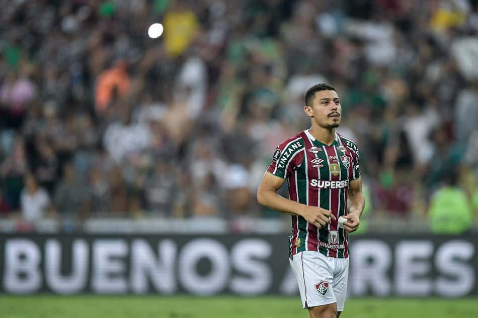 RJ - RIO DE JANEIRO - 20/08/2024 - COPA LIBERTADORES 2024, FLUMINENSE X GREMIO - Andre jogador do Fluminense durante partida contra o Gremio no estadio Maracana pelo campeonato Copa Libertadores 2024. Foto: Thiago Ribeiro/AGIF