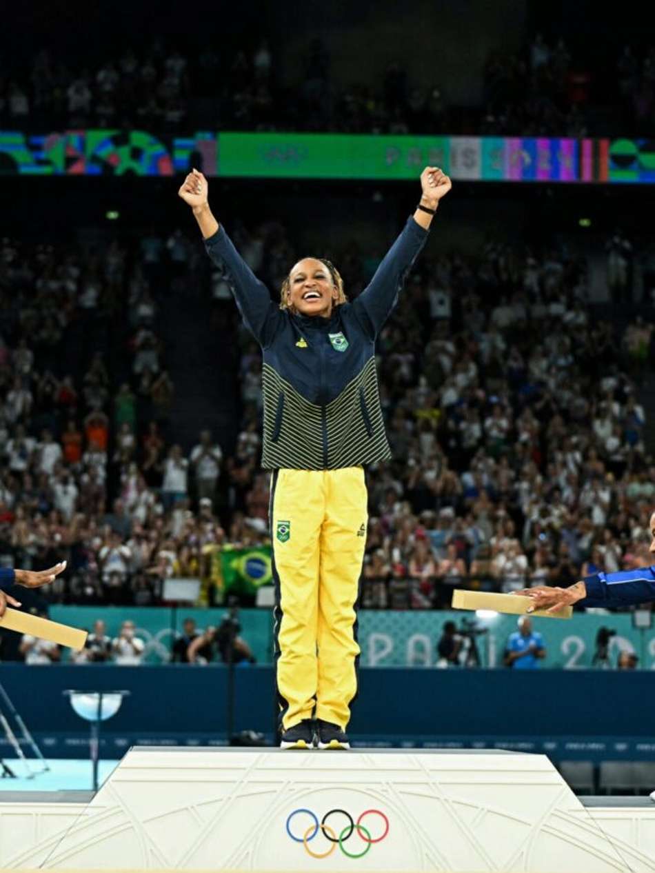 Histórico! Rebeca Andrade se torna a maior medalhista olímpica do Brasil. Foto: Gabriel BOUYS / AFP