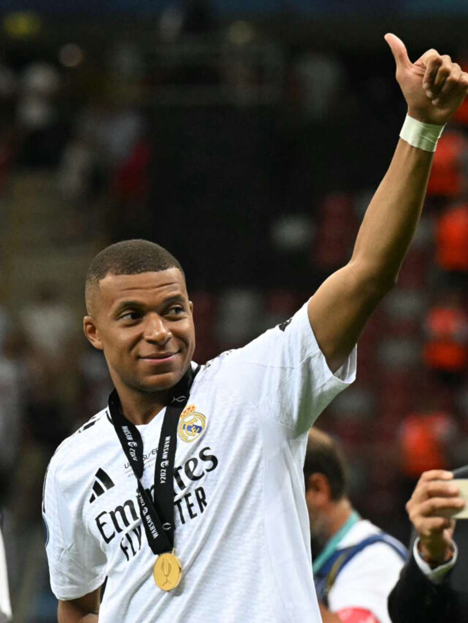 Trio RVM? Rodrygo, Vini Jr e Mbappé podem fazer novo trio de ataque emblemático. Relembre outros casos. Foto: Wojtek RADWANSKI / AFP