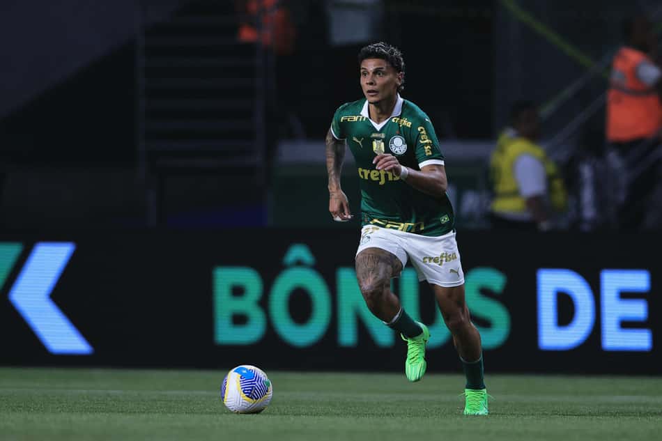 SP - SAO PAULO - 07/08/2024 - COPA DO BRASIL 2024, PALMEIRAS X FLAMENGO - Richard Rios jogador do Palmeiras durante partida contra o Flamengo no estadio Arena Allianz Parque pelo campeonato Copa Do Brasil 2024. Foto: Ettore Chiereguini/AGIF