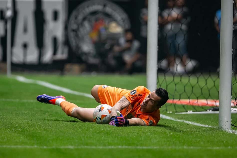 Goleiro Fabio em Atlético-MG x Fluminense durante partida contra o Atletico-MG no estadio Arena MRV pelo campeonato Copa Libertadores 2024. Foto: Fernando Moreno/AGIF