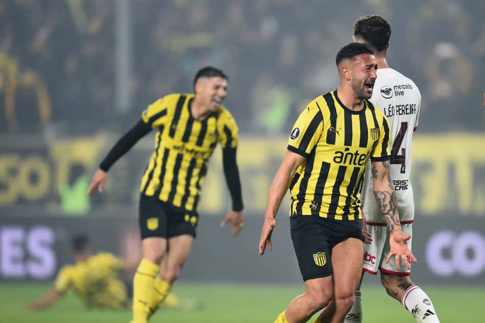 Facundo Batista comemora em Peñarol x Flamengo