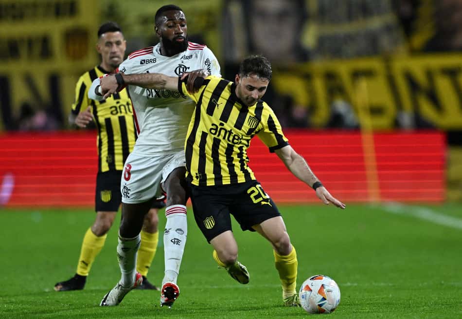 Gerson e Pedro Milans em Peñarol x Flamengo