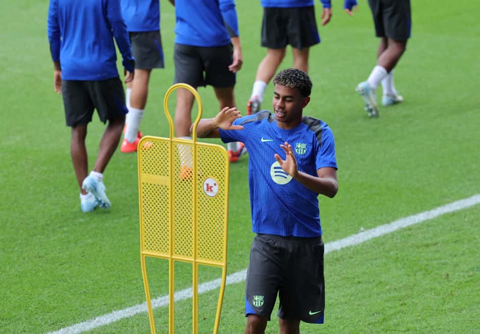 Lamine Yamal em treino do Barcelona