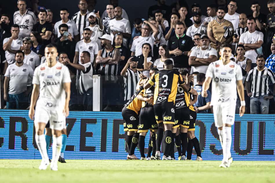 Pablo Dyego comemora seu gol em Santos x Novorizontino, na Vila Belmiro