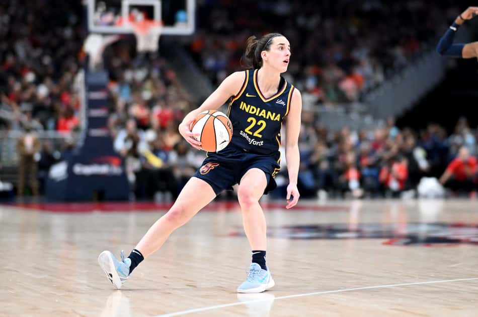 WASHINGTON, DC - SEPTEMBER 19: Caitlin Clark #22 of the Indiana Fever handles the ball in the second quarter against the Washington Mystics at Capital One Arena on September 19, 2024 in Washington, DC. NOTE TO USER: User expressly acknowledges and agrees that, by downloading and or using this photograph, User is consenting to the terms and conditions of the Getty Images License Agreement. Greg Fiume/Getty Images/AFP (Photo by Greg Fiume / GETTY IMAGES NORTH AMERICA / Getty Images via AFP)