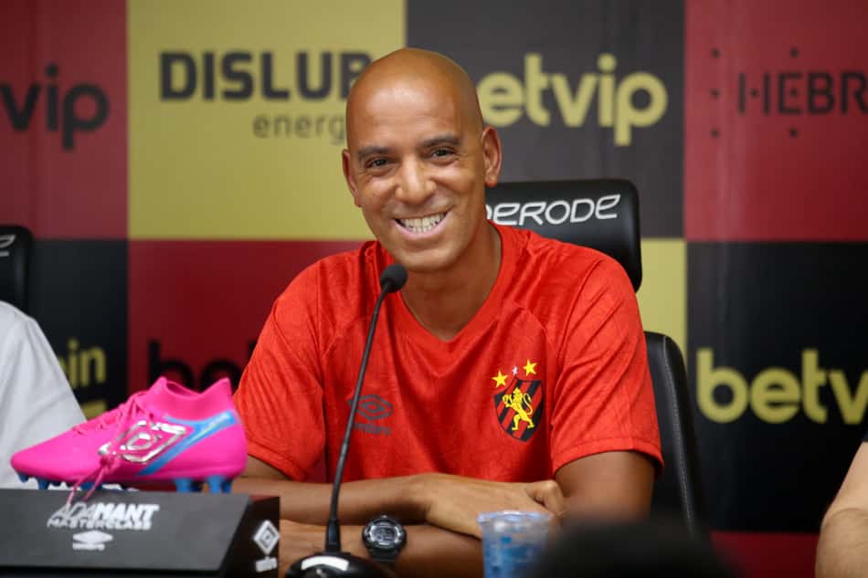 Depois de treinar o Cruzeiro, Pepa está de volta ao Brasil para comandar o Sport. Foto: Marlon Costa/AGIF