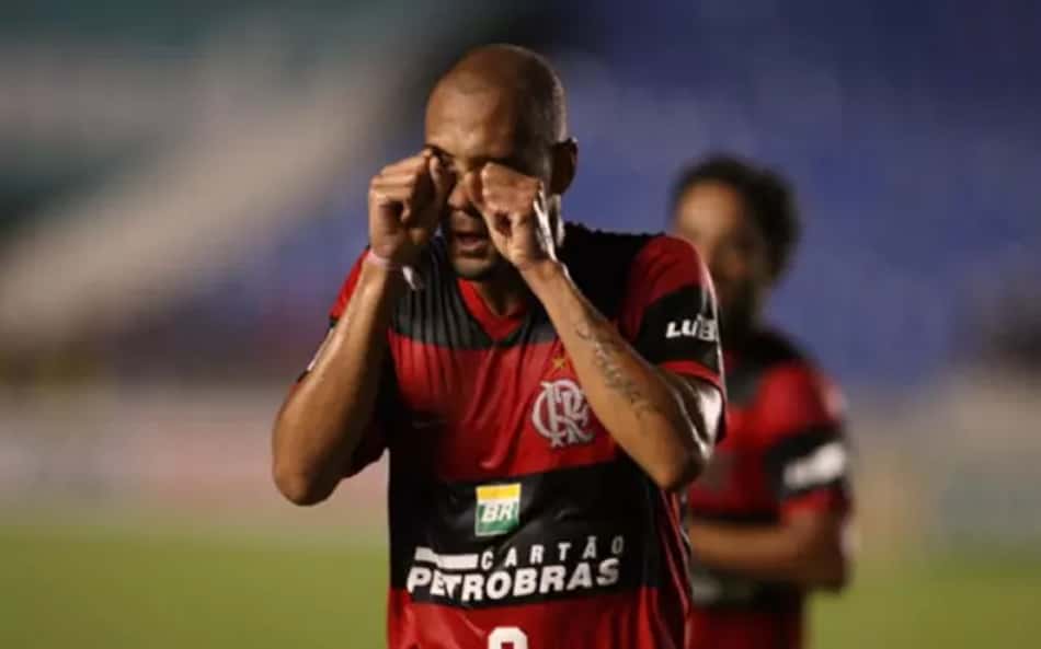 Por onde anda Souza 'Caveirão', ex-centroavante do Flamengo, Vasco e Corinthians?