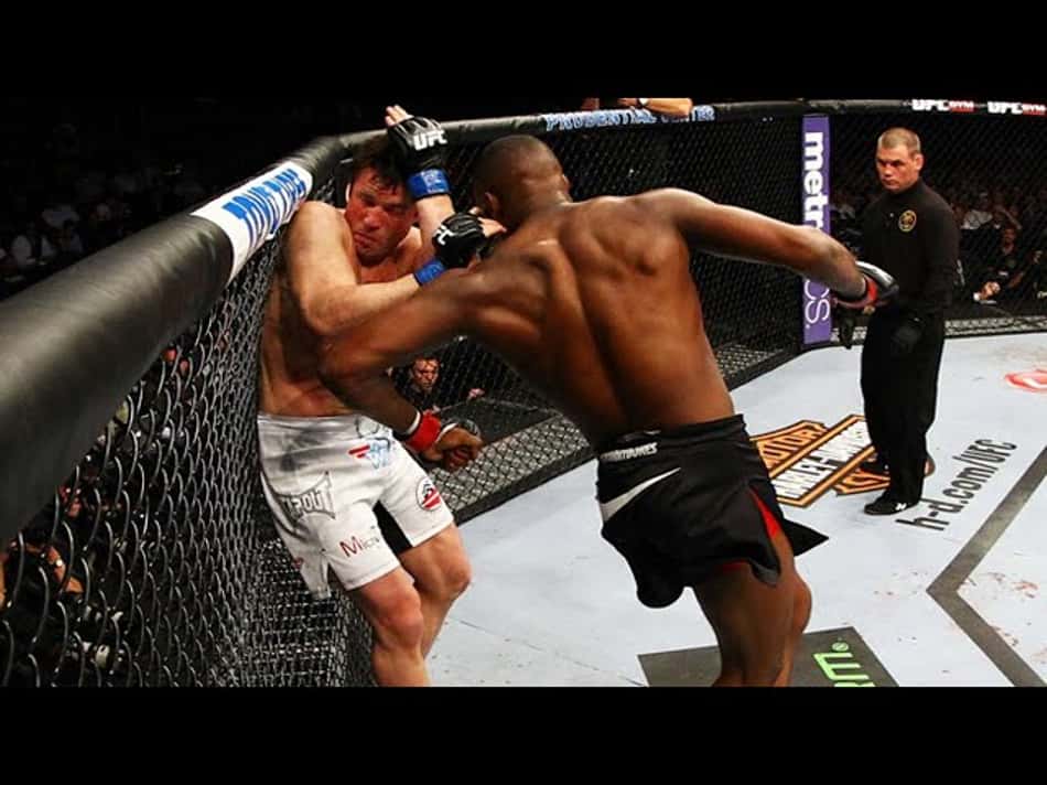 Jon Jones x Chael Sonnen - UFC