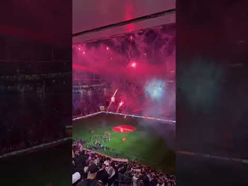 thumbnail DE ARREPIAR! O MOSAICO DA TORCIDA DO MENGÃO!