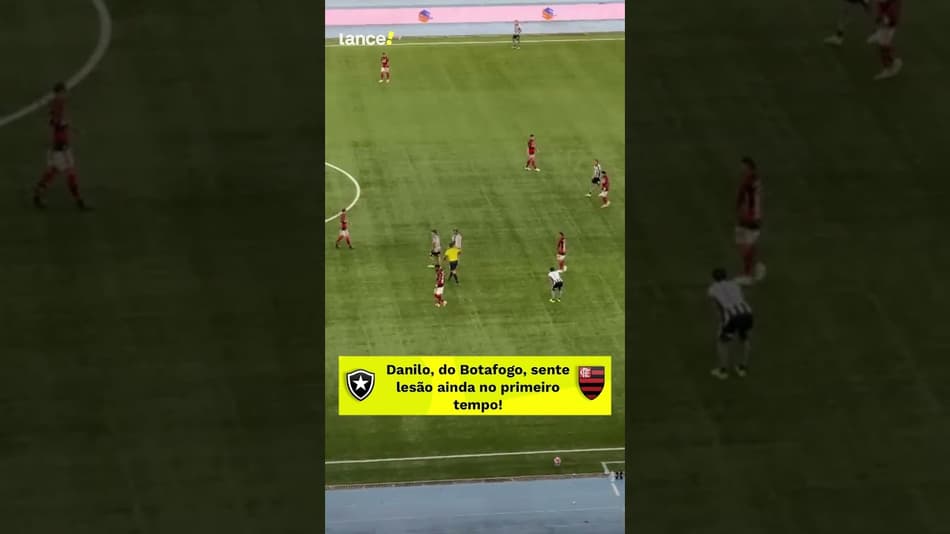 DANILO É SUBSTITUÍDO APÓS SENTIR UM DESCONFORTO MUSCULAR! #botafogo #flamengo #futebol #brasil #fyp
