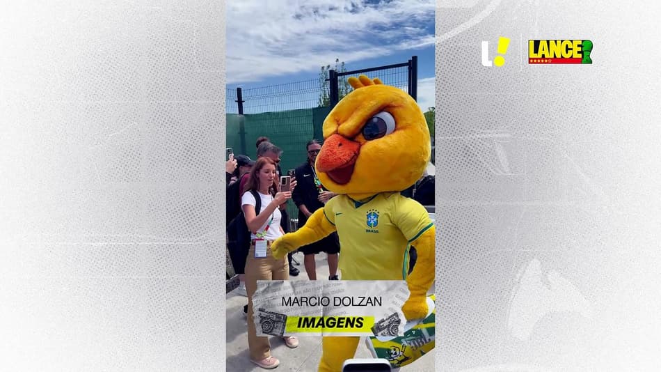 thumbnail Canarinho faz a festa antes do treino da Seleção nos Estados Unidos