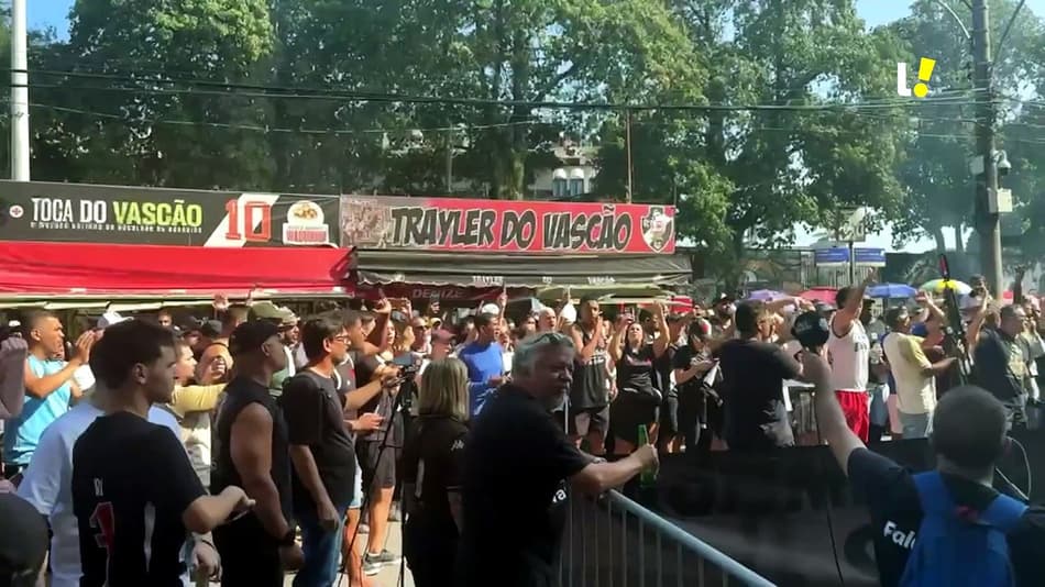 thumbnail Protesto da torcida do Vasco em Sao Januario