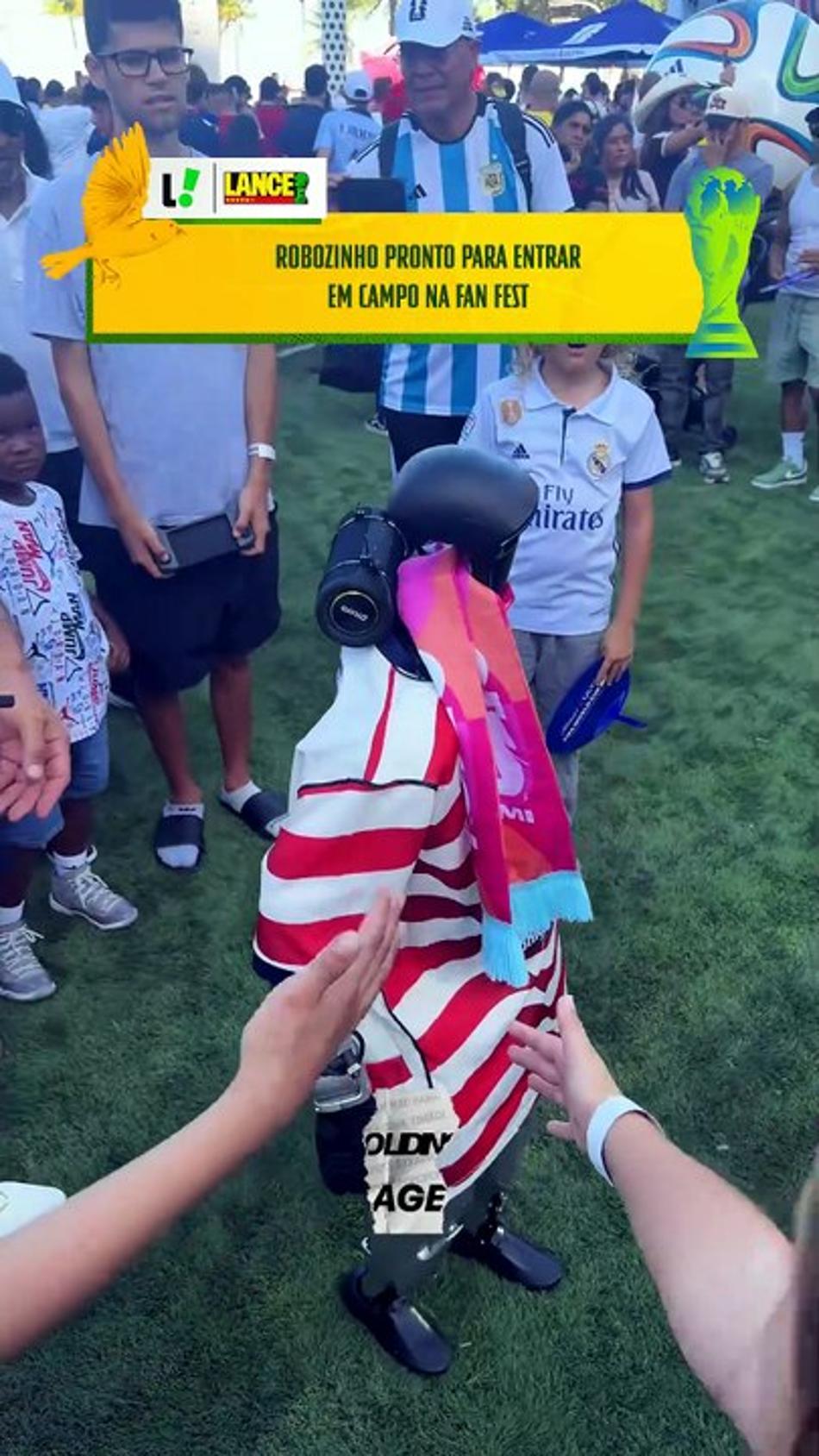 thumbnail Robozinho pronto para entrar em campo na Fan Fest