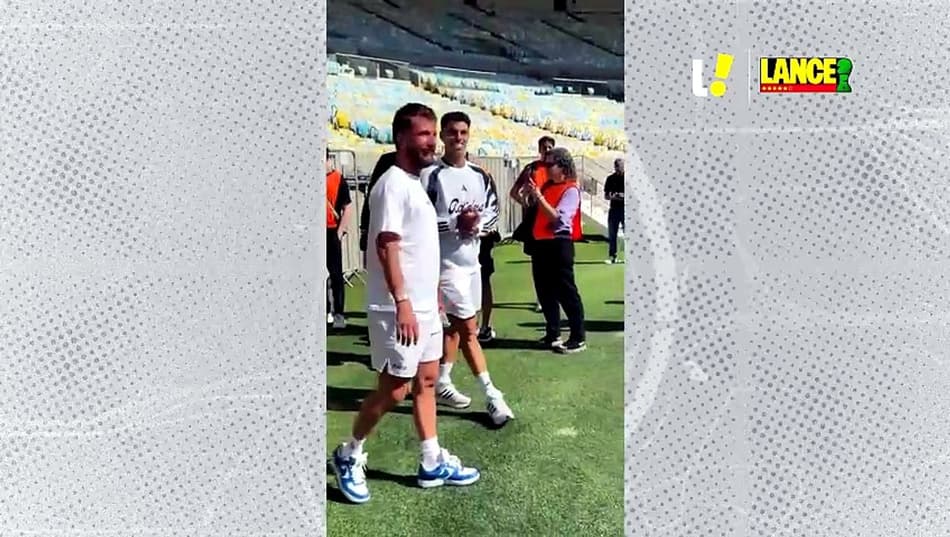 thumbnail Os tenistas Corentin Moutet, da França, o argentino Francisco Cerundolo e o australiano Nick Kyrgios entram no gramado do Maracanã: eles participarão do UTS, no Maracanãzinho
