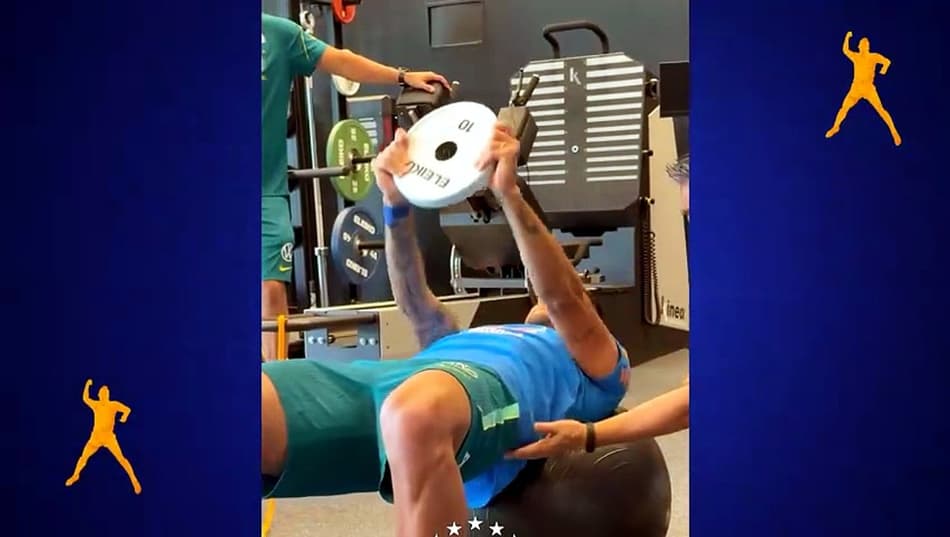 thumbnail Neymar faz treino na Academia com companheiros de seleção e avança em recuperação