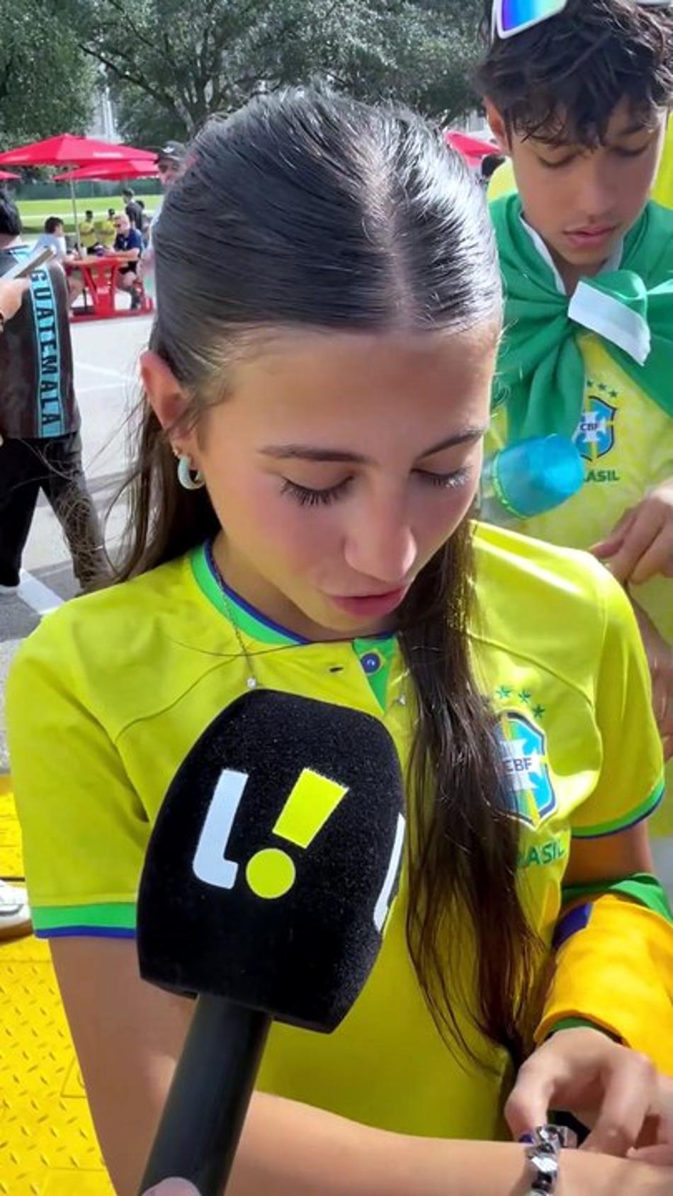 thumbnail Pulseira de patrocinador vira febre na Copa do Mundo
