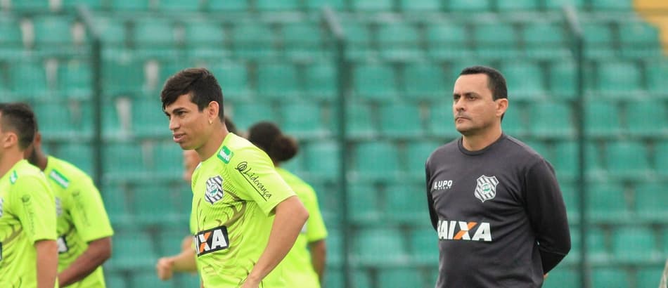 Para fugir da degola, Figueirense intensifica preparação