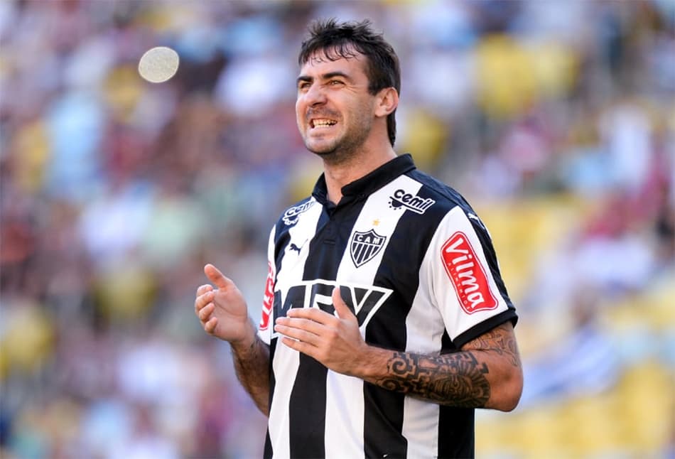 Pratto afirma que Galo perdeu título brasileiro contra times 'menores'