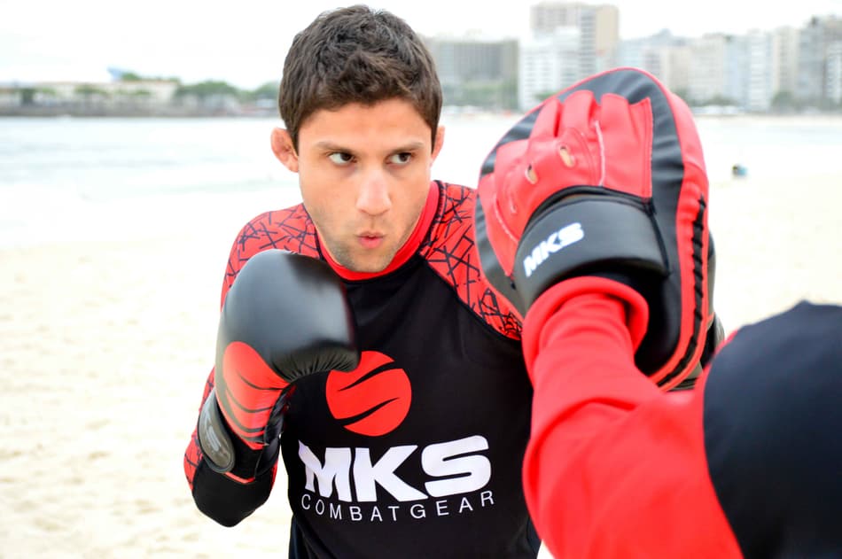 Brasileiro promete honrar fama da Chute Boxe em estreia no Japão