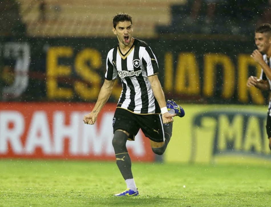 Destaque em 2015, atacante Rodrigo Pimpão pode voltar ao Botafogo