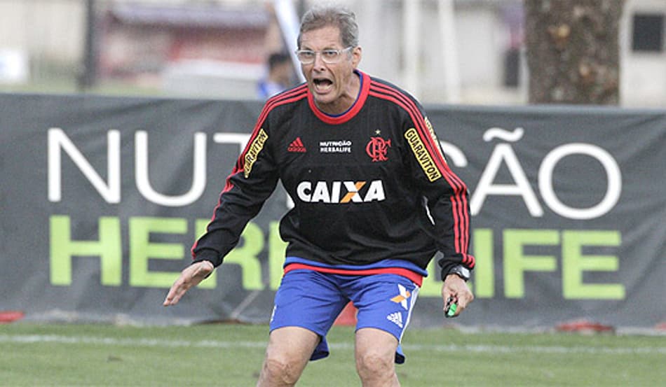 Oswaldo se decepciona com nova polêmica com jogadores do Flamengo