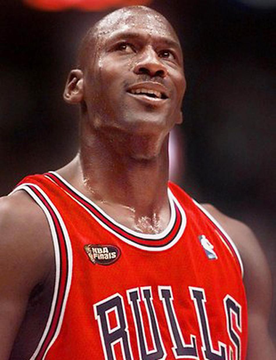 Michael Jordan parabeniza Golden State Warriors por 73 vitórias e quebra de recorde