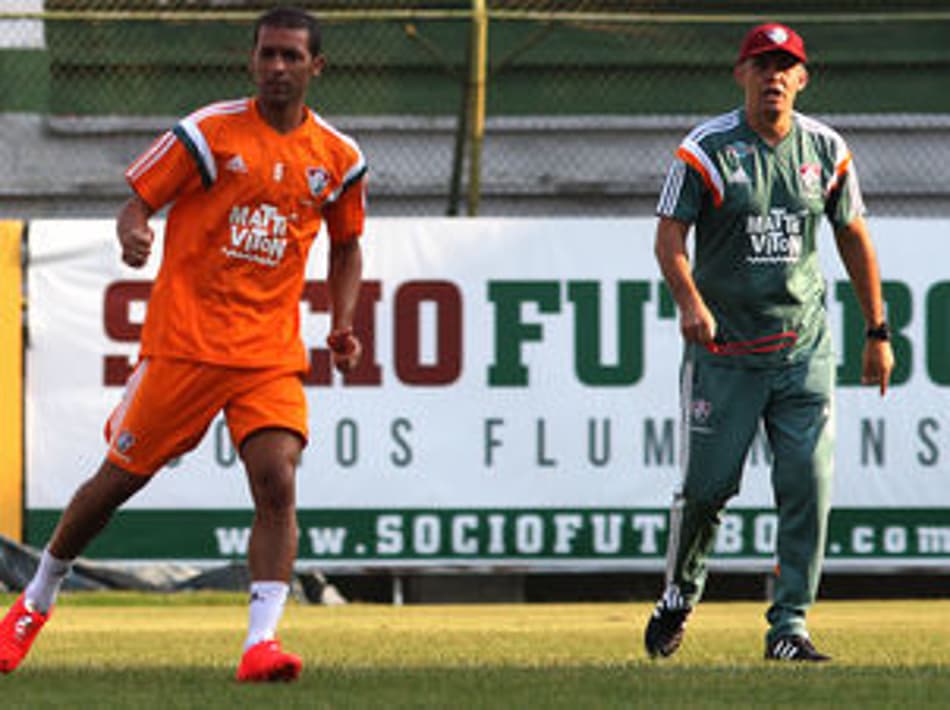 Pierre não se recupera de dores na coxa e desfalca o Flu nesta quarta